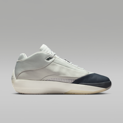 40 "Wolf Grey" Basketball Sneakers- Responsive Cushioning And Enhanced Traction