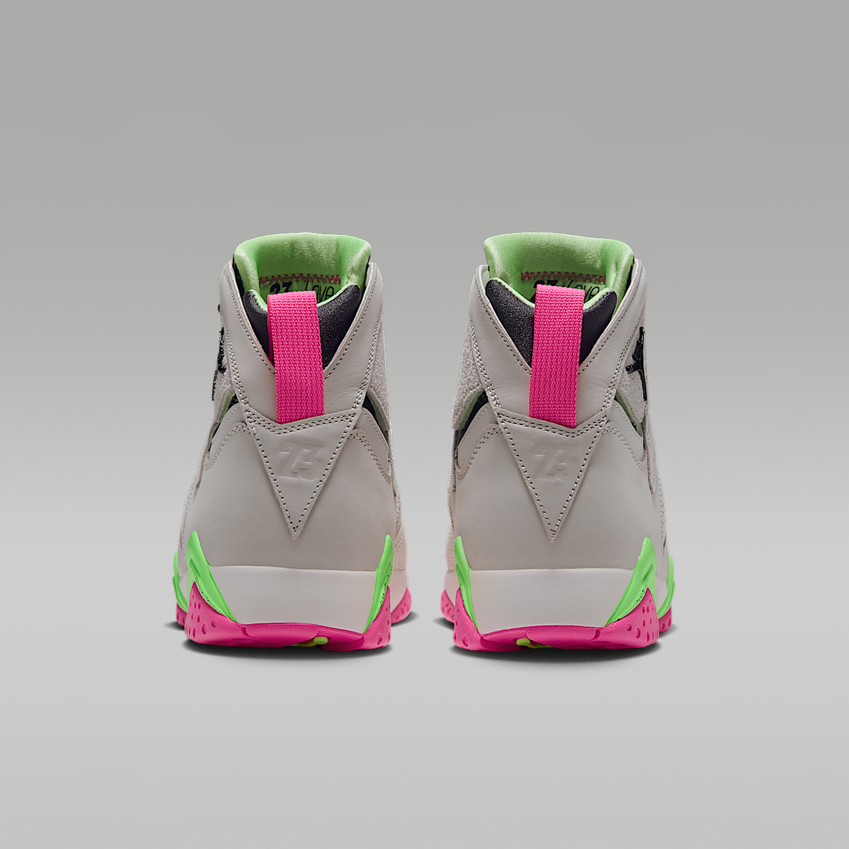 Air 7 Retro Tennis Day IV6508- 030