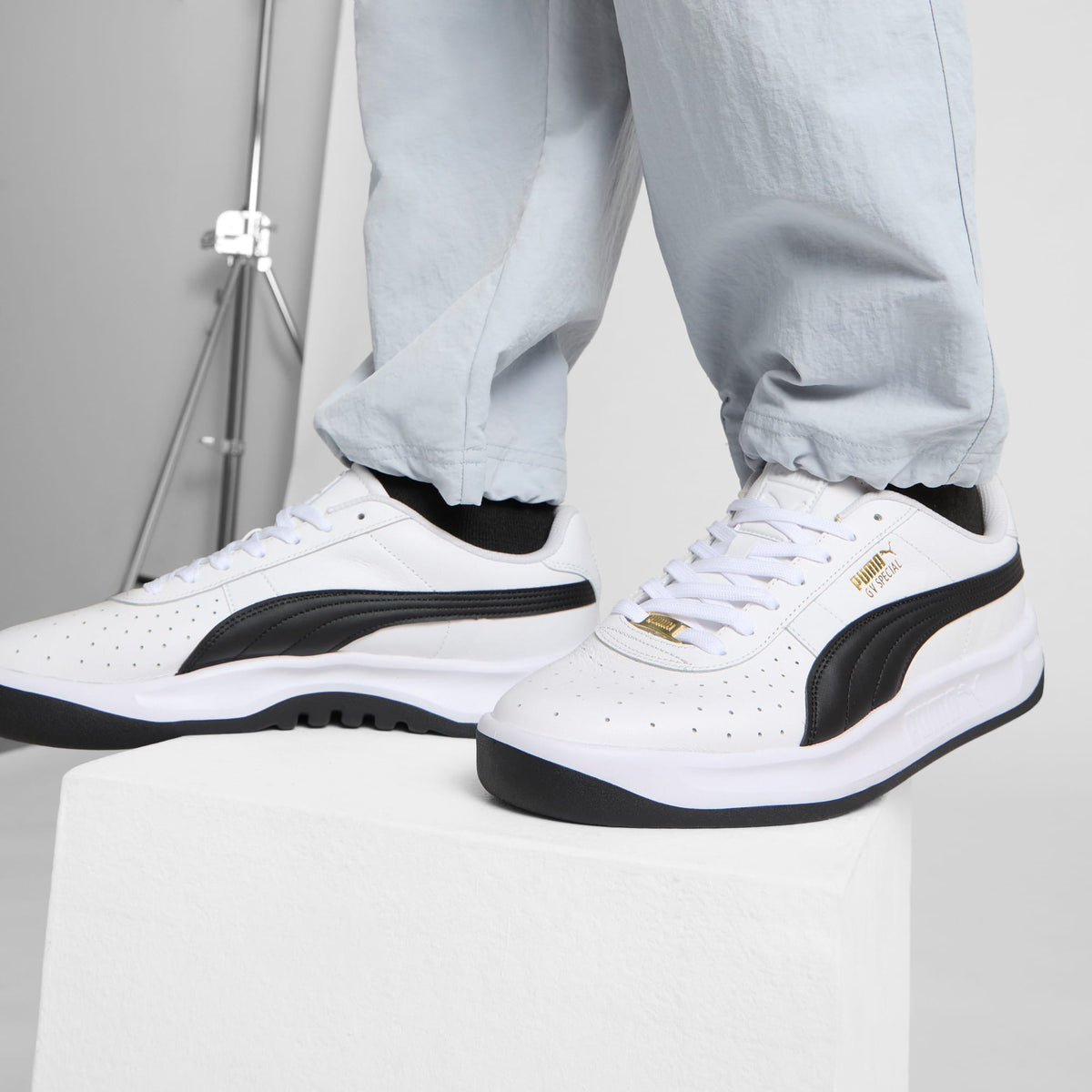 GV Special Retro Sneakers