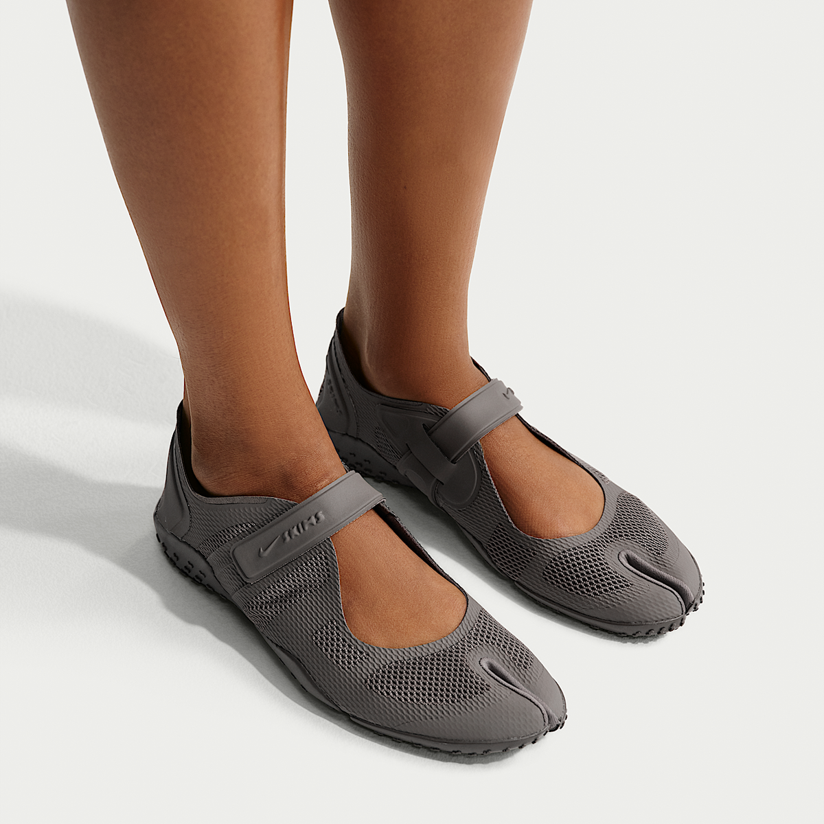 SKIMS Rift Mesh IZ5353- 200