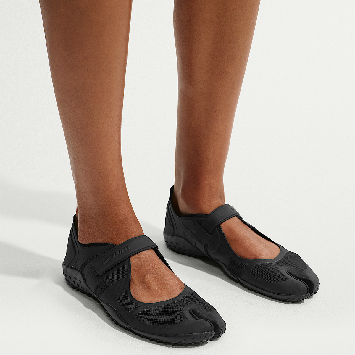 SKIMS Rift Mesh IO7694- 001