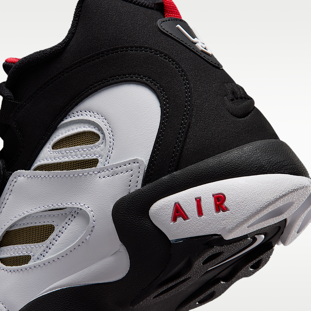 Air Diamond Turf 2 II7080- 001