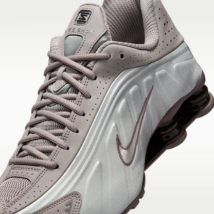 Shox R4 Shoes
