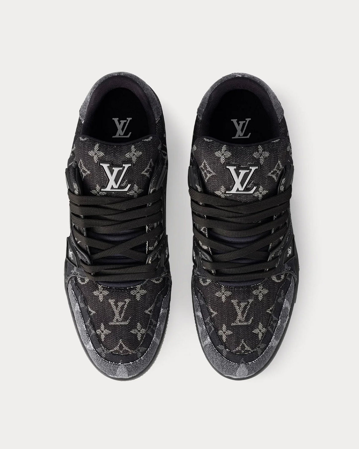 LV Trainer Black Collection