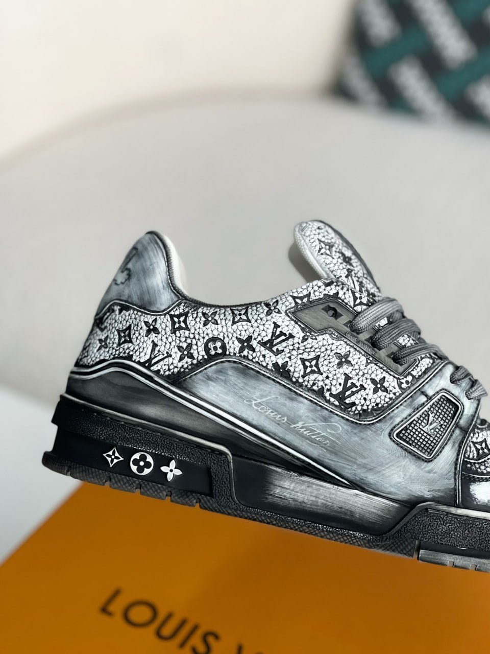LV Trainer Gray Collection