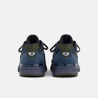 Unisex 990v4 Lifestyle Sneakers