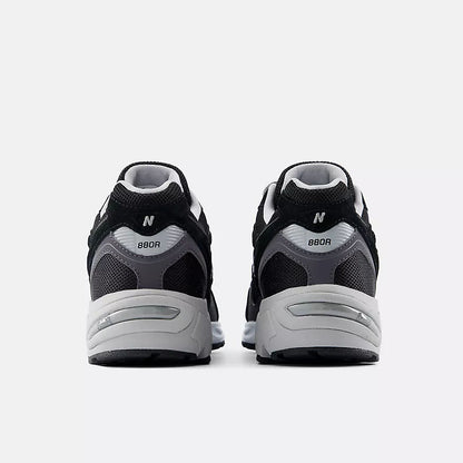 Unisex 880R Lifestyle Sneakers