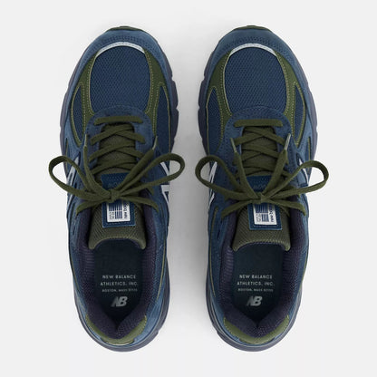 Unisex 990v4 Lifestyle Sneakers