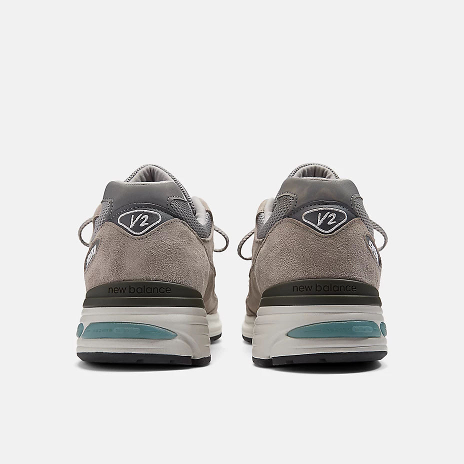 Unisex 991v2 Lifestyle Sneakers
