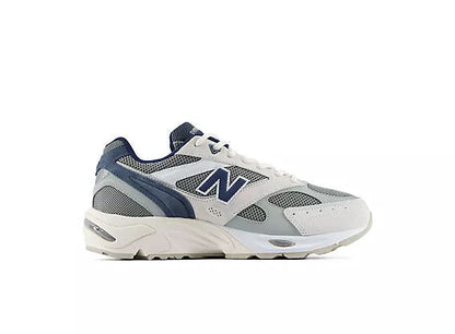 Unisex 880R Lifestyle Sneakers
